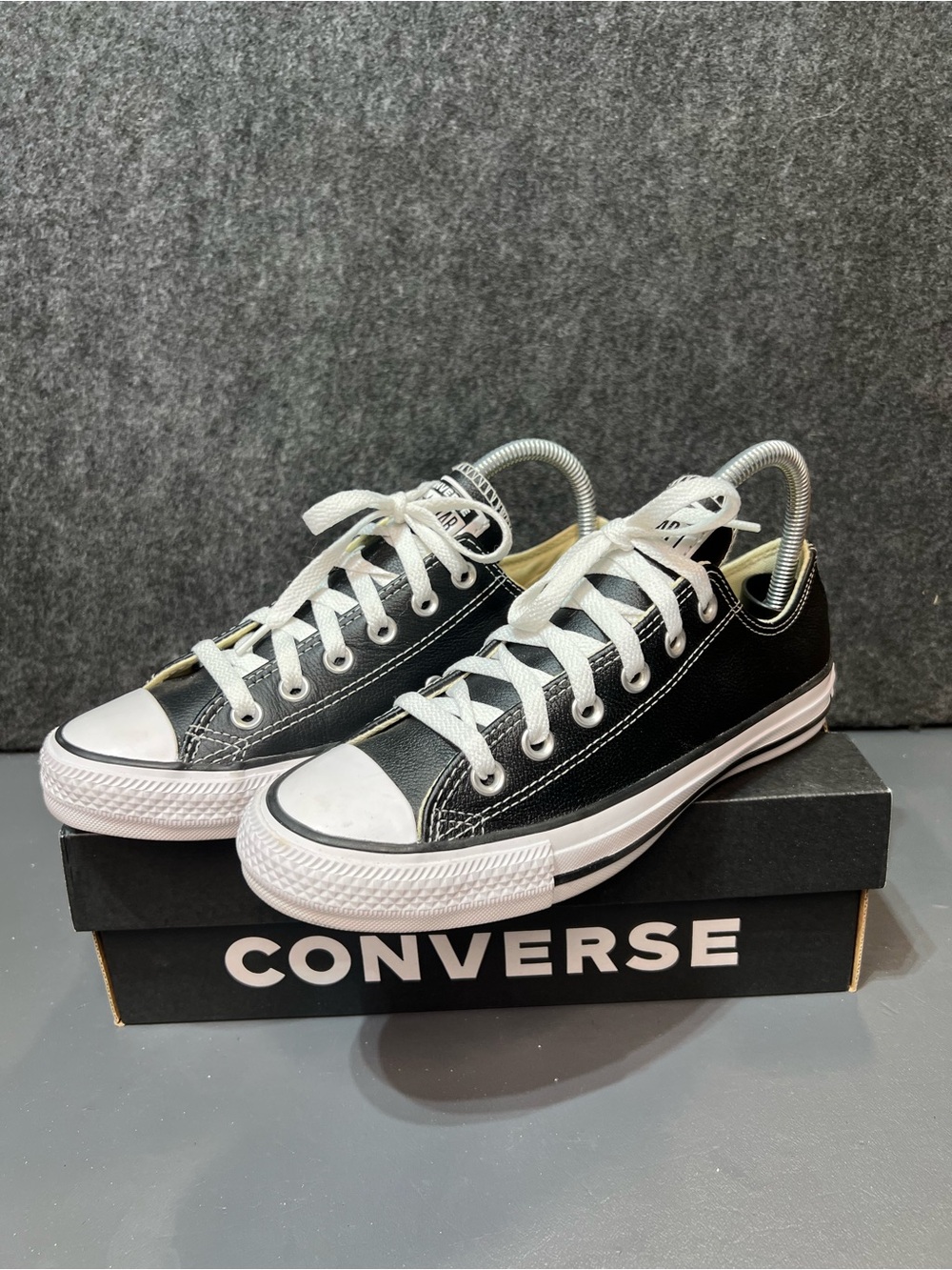 Converse Women’s Chuck Taylor All Star Leather Size 7